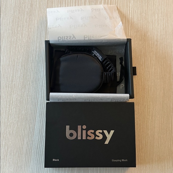 Blissy Black Silk Sleep Mask - Brand New! - Picture 3 of 6